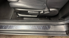 MINI Hatchback 135kW Cooper S Shadow Edition 33kWh 3dr Auto Electric Hatchback